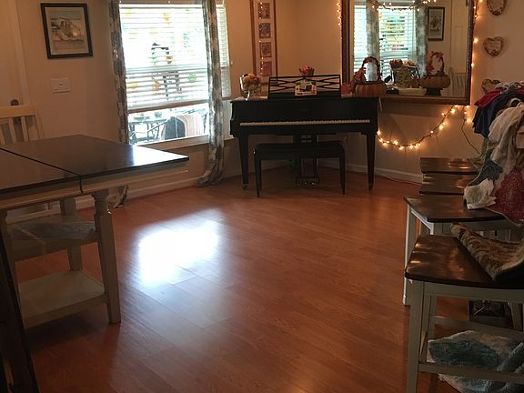5th image of 708 NE Camino St