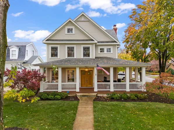 924 N Washington St, Wheaton, IL 60187