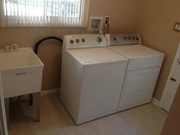 405 Garwood Dr — Photo 16
