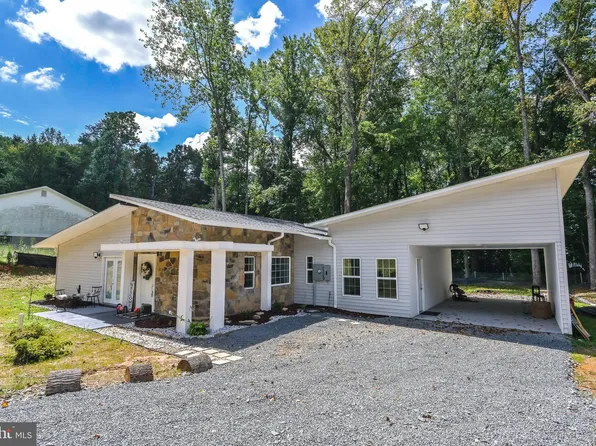 2 Crestview Dr, Stafford, VA 22556