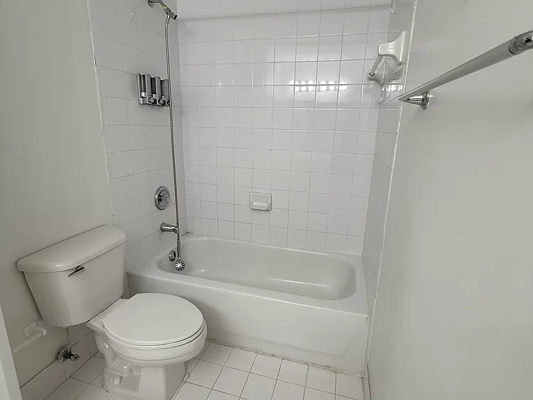 15771 SW 137th Ave #203 — Photo 8