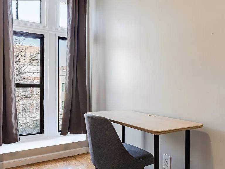 362 Parkside Ave #A — Photo 4