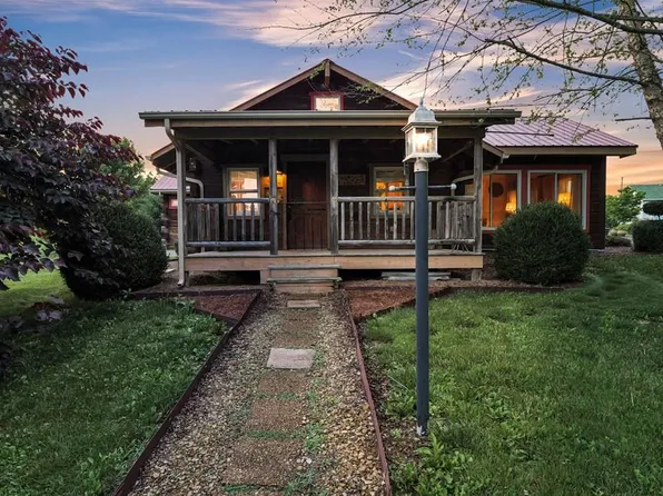 15362 Jockey Bnd, Glade Spring, VA 24340