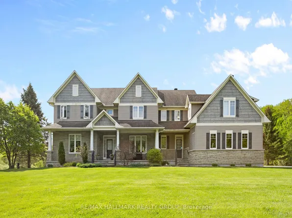 137 Goodman Dr, Ottawa, ON K2W 1C7