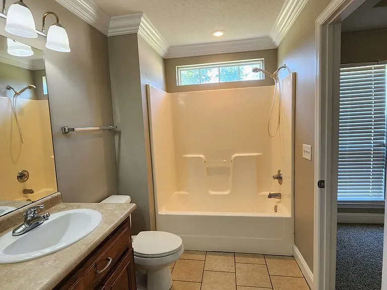 36 Eleanor Pl — Photo 6