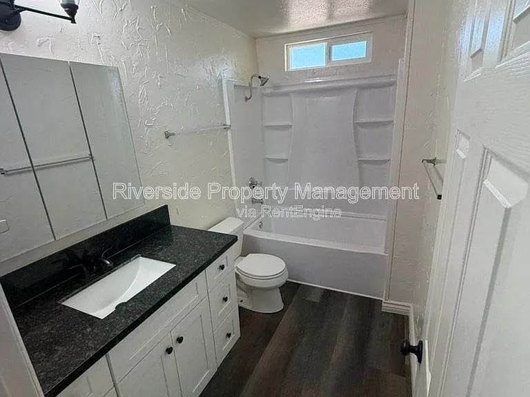 429 Glen Ave #C — Photo 6