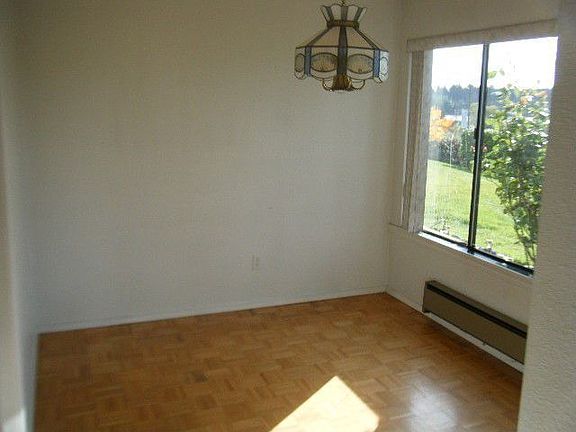 2nd image of 23501 Lakeview Dr