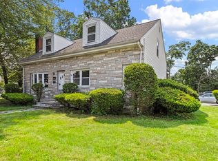 477 Crescent St, Brockton, MA 02302