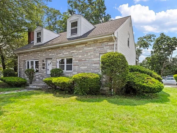 477 Crescent St, Brockton, MA 02302