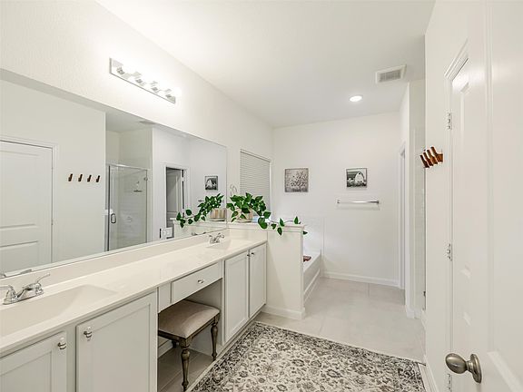 5th image of 3921 Bluestem Blvd