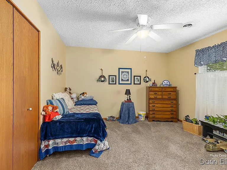 167 Holiday Dr — Photo 17
