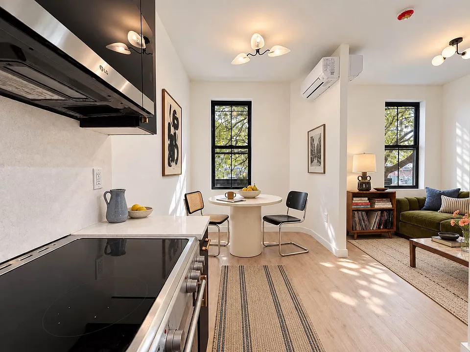 74 Utica Ave #2