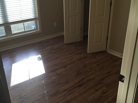 4th image of 105 Ashton Dr