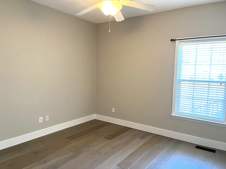 7629 Prince Dr — Photo 20