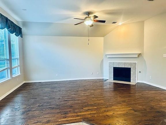 3rd image of 5905 Pinyon Dr