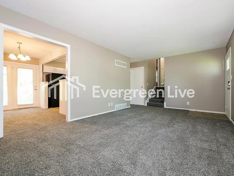 11819 Armitage Dr — Photo 8