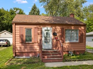 1145 McDonald Ave, Aurora, IL 60506