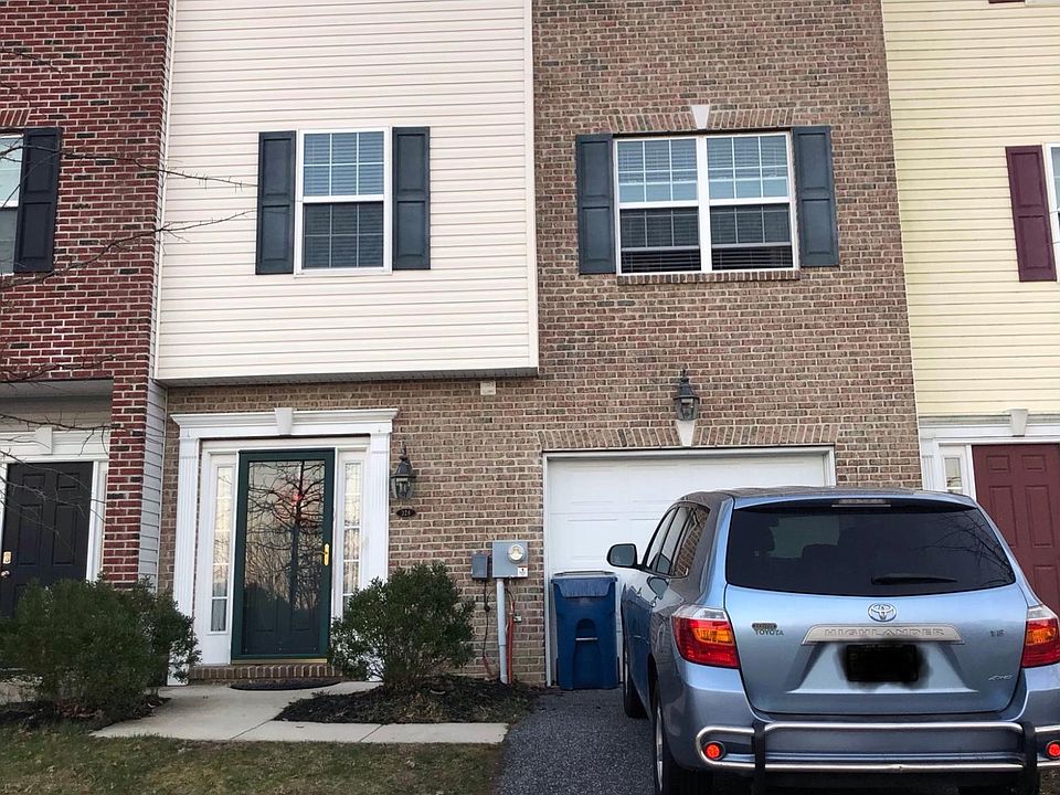 1st image of 328 Camerton Ln