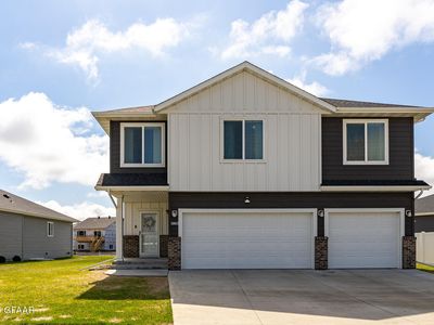 5865 Lou Ann St, Grand Forks, ND, 58201