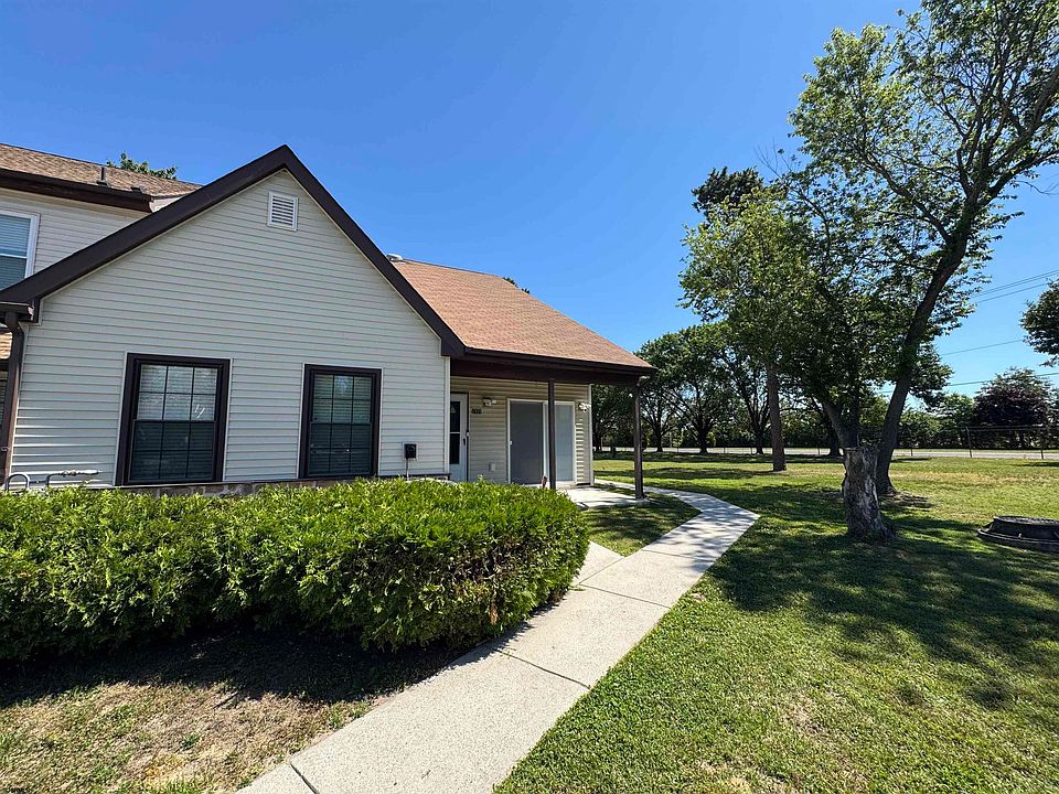 1st image of 2725 Mimosa Ct #2725