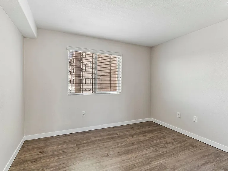 18425 Malden St #401 — Photo 34