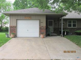5409 Southlake Dr, Sedalia, MO 65301