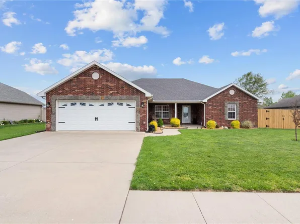 1112 Pollard Plz, Sikeston, MO 63801