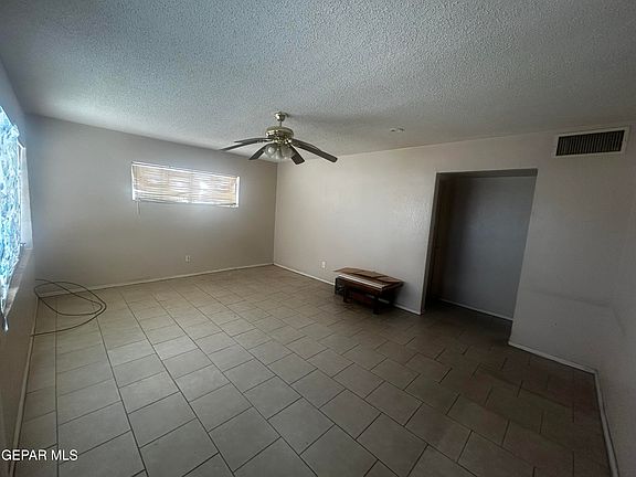 3rd image of 5204 Hanawalt Dr