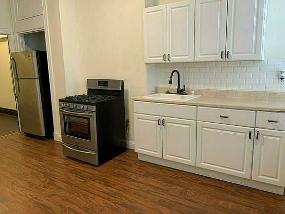 2nd image of 5-46 51st Ave #2L