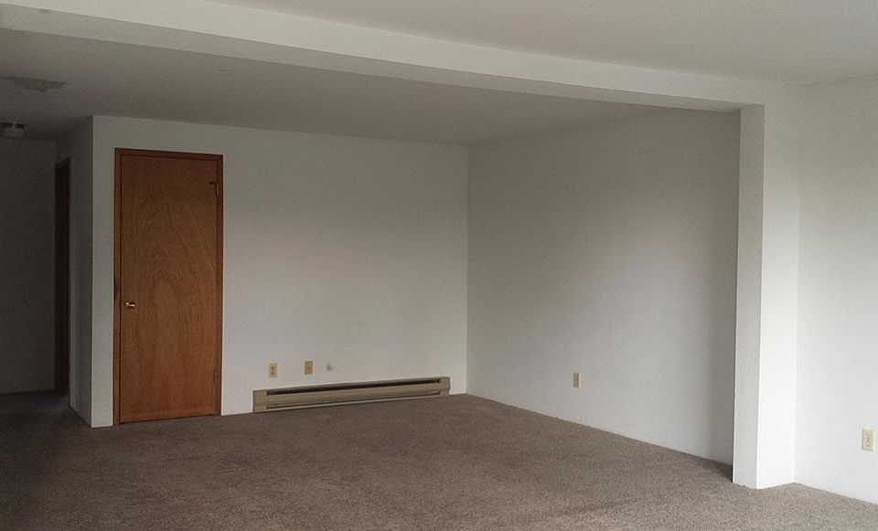1st image of 452 N Van Buren St APT 1