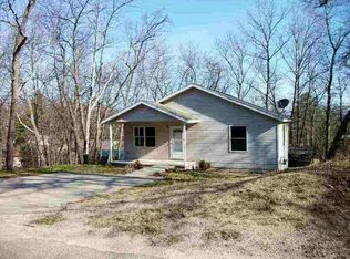 112 Chipmunk Ln, Houghton Lake, MI
