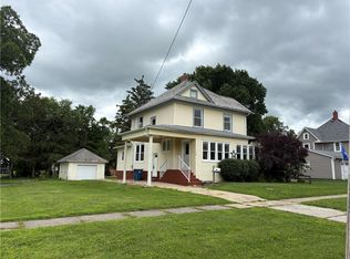 715 S 4th St, Hoopeston, IL 60942