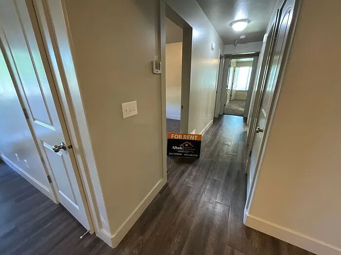180 E 125 N #4 — Photo 9