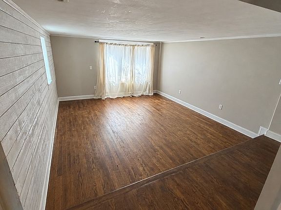 2nd image of 1219 Crease St