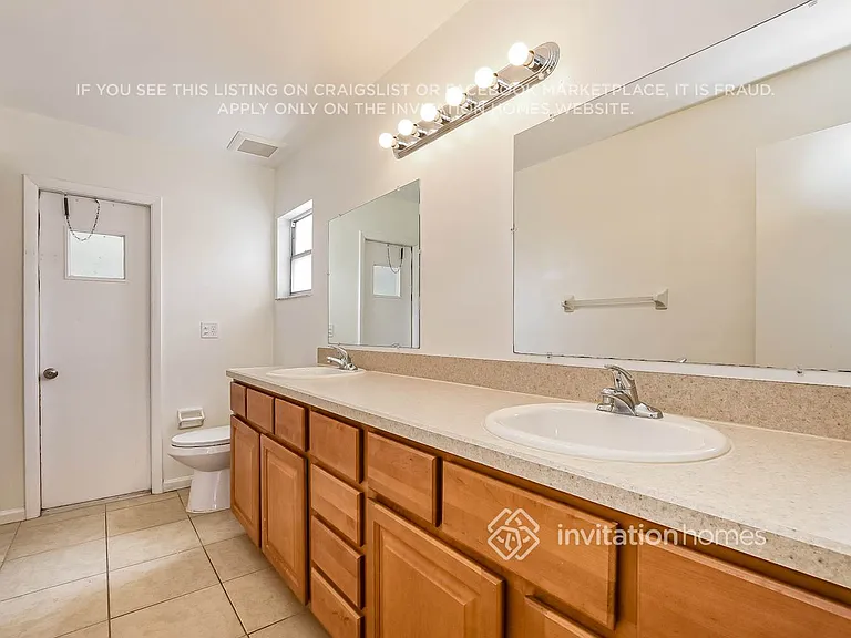15616 Hidden Lake Cir — Photo 10