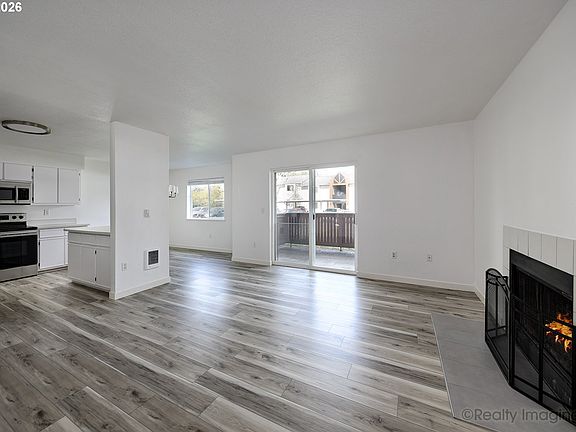 5th image of 10690 SW Davies Rd