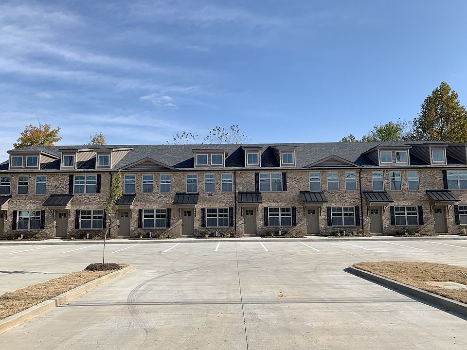 1st image of 325 Landrum Pl