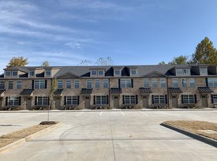 325 Landrum Pl, Clarksville, TN 37043