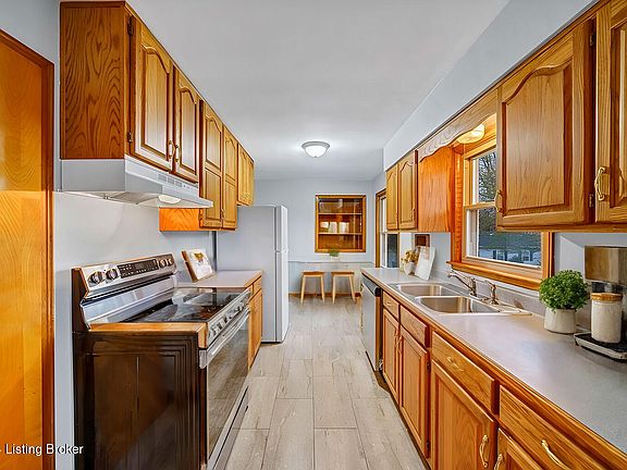 5th image of 9816 Northridge Dr