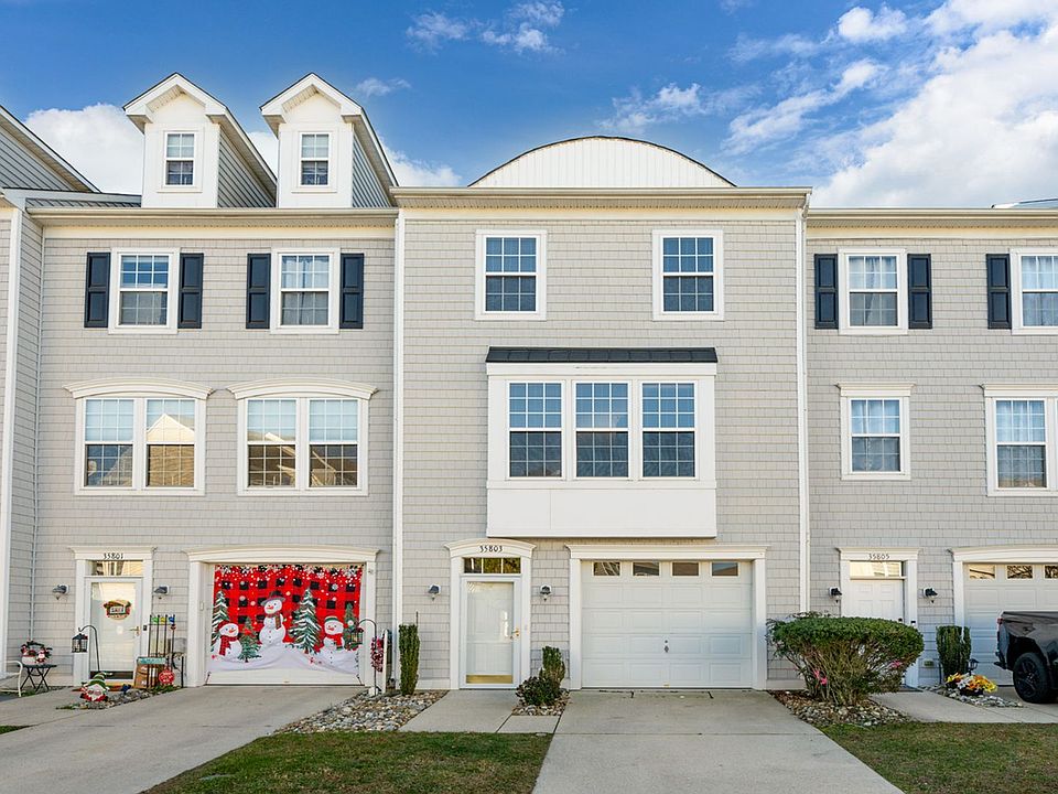 1st image of 35803 S Gloucester Cir