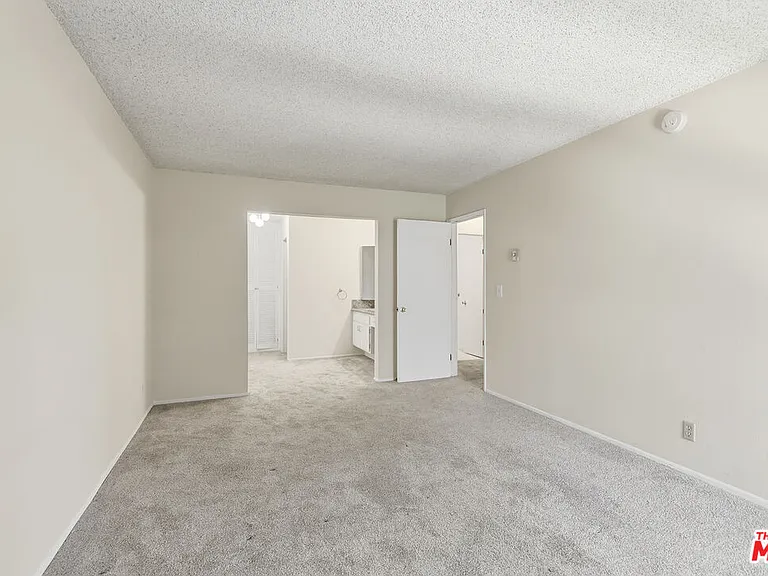 7777 W 91st St #B2157 — Photo 13