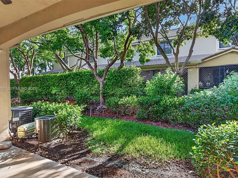 3969 Orange Tree Ln #3969 — Photo 3