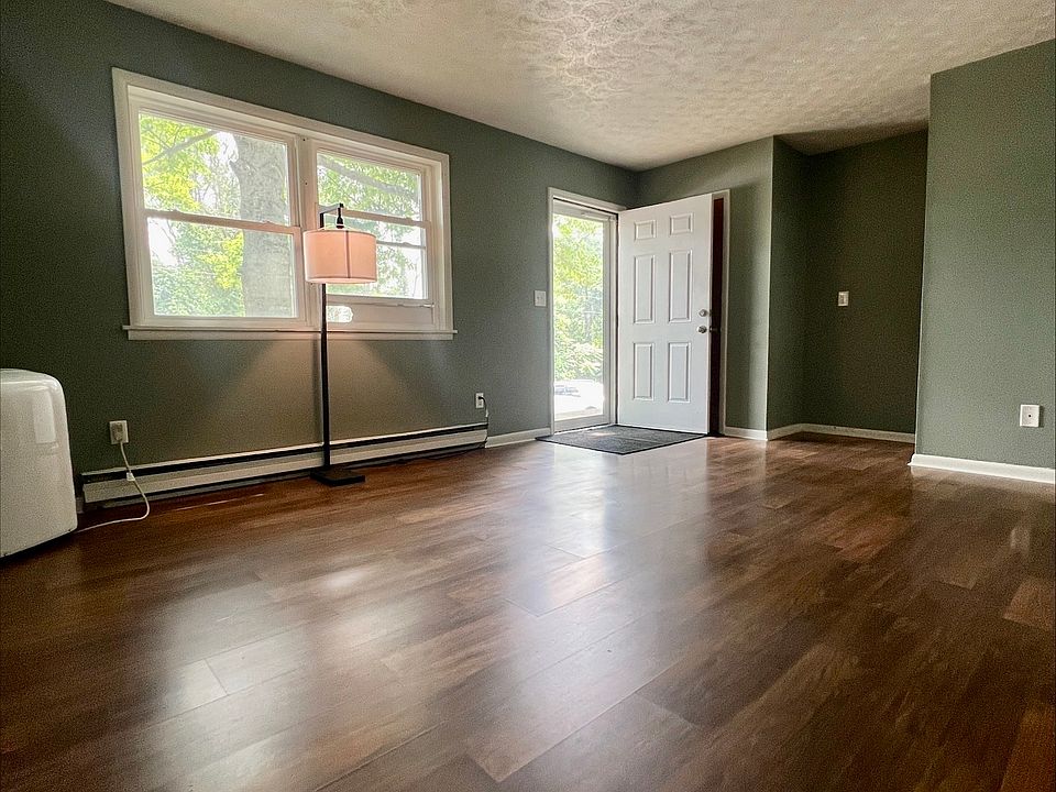 1st image of 28 Marcus Dr