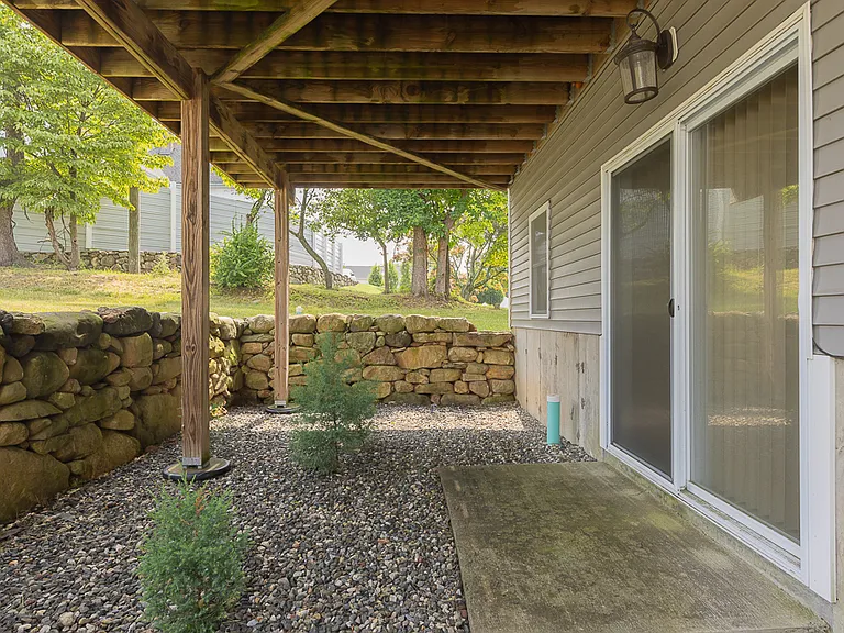 69 Heights Rd — Photo 29