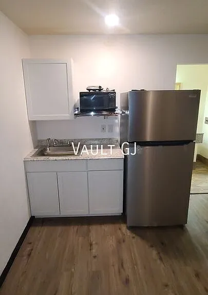 721 Horizon Dr #FULL SIZE FRIDGE — Photo 4