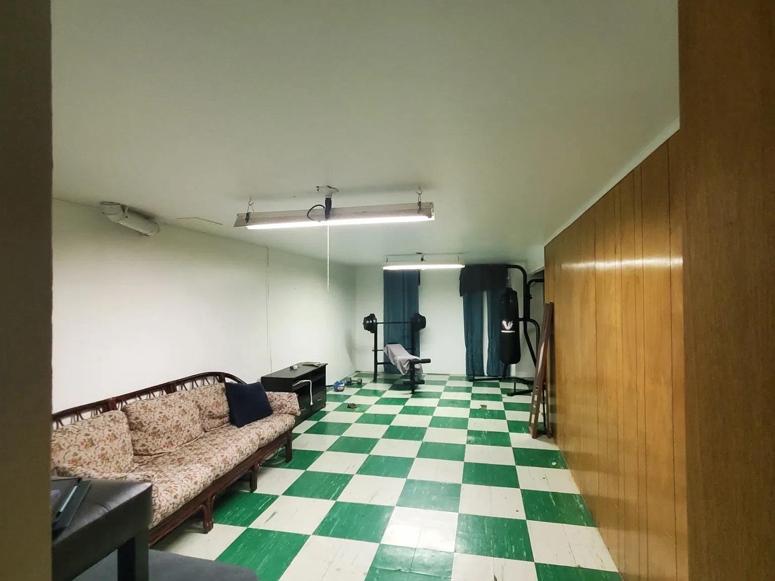 3 bed, 990 sqft, $1,650 — Photo 2