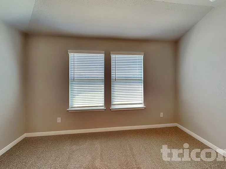 13542 Paxton Blvd — Photo 6