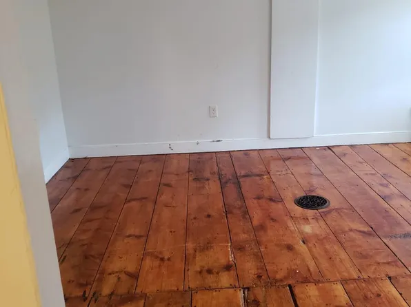 211 Milford Rd, Frenchtown, NJ 08825