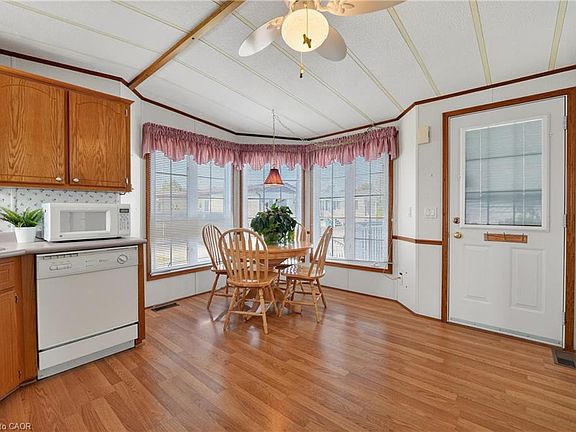 5th image of 3033 Townline Rd #11