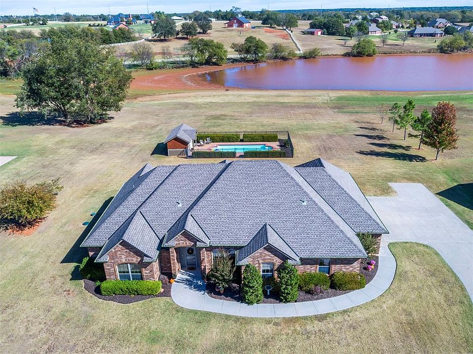 1st image of 2521 Shoreline Dr